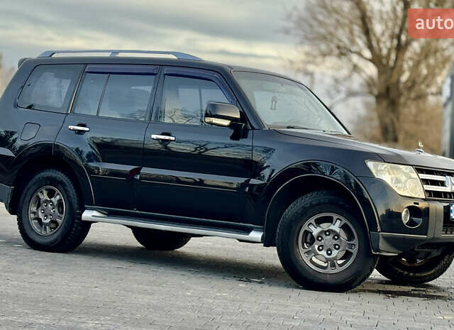 Черный Мицубиси Паджеро, объемом двигателя 3 л и пробегом 275 тыс. км за 9050 $, фото 2 на Automoto.ua