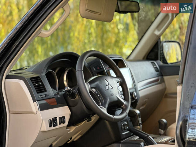 Мицубиси Паджеро 2007 в Киеве на Automoto.ua Черный Мицубиси Паджеро, объемом двигателя 3.8 л и пробегом 216 тыс. км за 9300 $, фото 44 на Automoto.ua