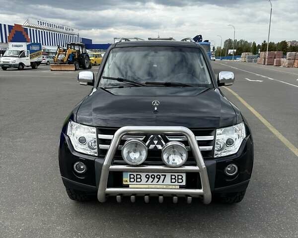 Чорний Міцубісі Паджеро, об'ємом двигуна 3 л та пробігом 251 тис. км за 11000 $, фото 1 на Automoto.ua