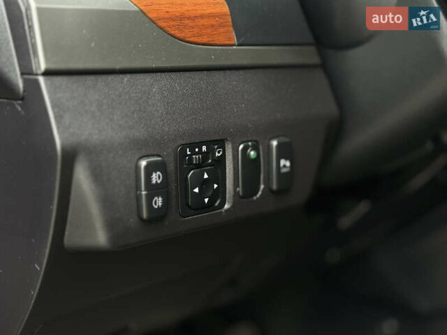 Чорний Міцубісі Паджеро, об'ємом двигуна 3.2 л та пробігом 209 тис. км за 11500 $, фото 31 на Automoto.ua