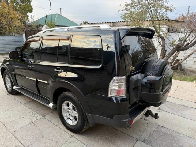 Чорний Міцубісі Паджеро, об'ємом двигуна 3 л та пробігом 170 тис. км за 10000 $, фото 4 на Automoto.ua