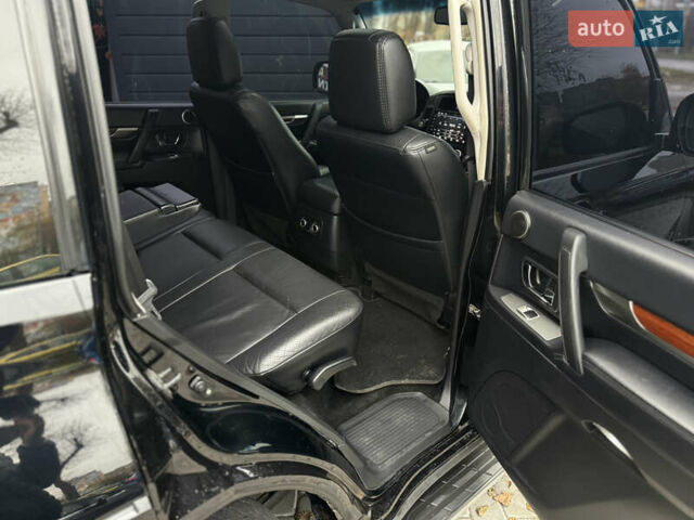 Чорний Міцубісі Паджеро, об'ємом двигуна 3.2 л та пробігом 209 тис. км за 11500 $, фото 41 на Automoto.ua