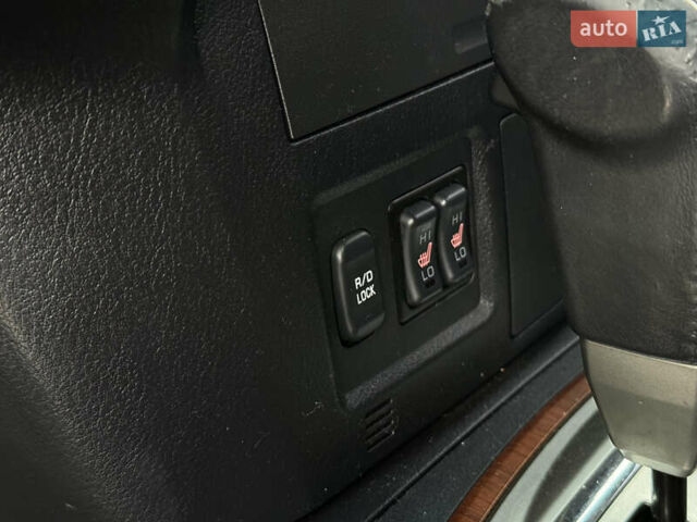 Чорний Міцубісі Паджеро, об'ємом двигуна 3.2 л та пробігом 209 тис. км за 11500 $, фото 34 на Automoto.ua