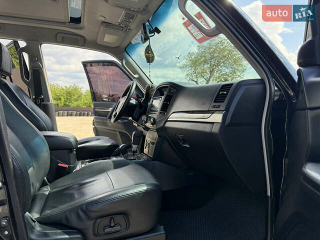 Чорний Міцубісі Паджеро, об'ємом двигуна 3.2 л та пробігом 260 тис. км за 12950 $, фото 18 на Automoto.ua