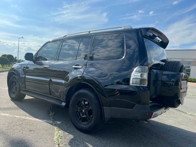 Чорний Міцубісі Паджеро, об'ємом двигуна 3 л та пробігом 219 тис. км за 11500 $, фото 2 на Automoto.ua