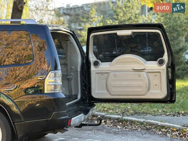 Мицубиси Паджеро 2007 в Киеве на Automoto.ua Черный Мицубиси Паджеро, объемом двигателя 3.8 л и пробегом 216 тыс. км за 9300 $, фото 27 на Automoto.ua