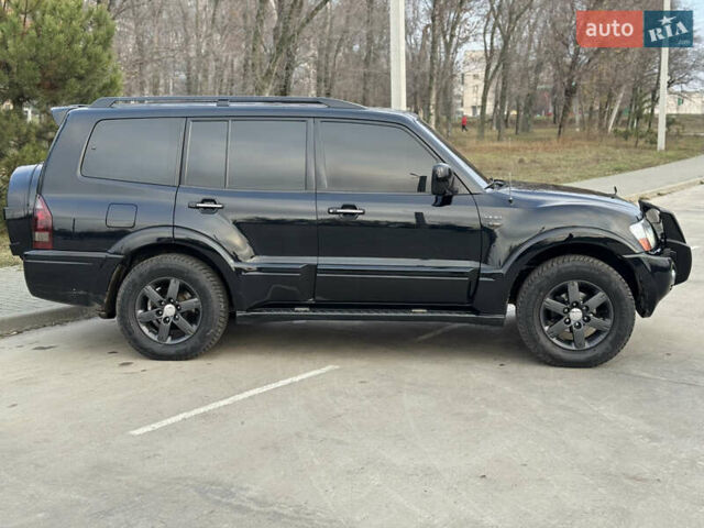 Чорний Міцубісі Паджеро, об'ємом двигуна 3.8 л та пробігом 260 тис. км за 10500 $, фото 8 на Automoto.ua