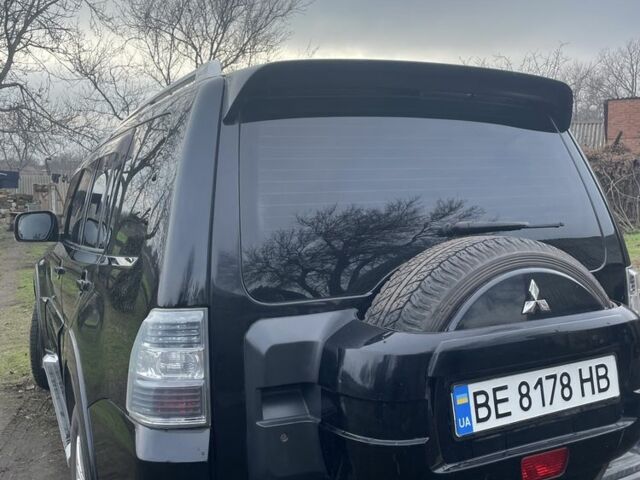 Чорний Міцубісі Паджеро, об'ємом двигуна 3.2 л та пробігом 280 тис. км за 13000 $, фото 5 на Automoto.ua