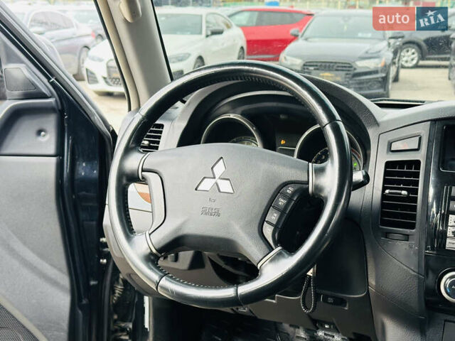 Черный Мицубиси Паджеро, объемом двигателя 2.97 л и пробегом 241 тыс. км за 11900 $, фото 20 на Automoto.ua