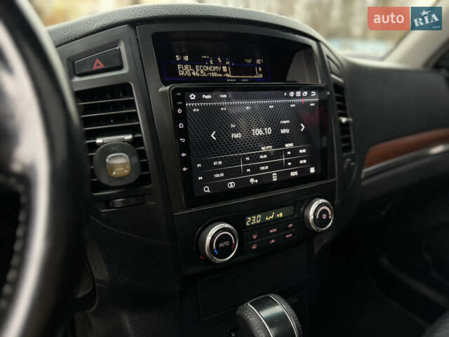 Чорний Міцубісі Паджеро, об'ємом двигуна 3.2 л та пробігом 209 тис. км за 11500 $, фото 33 на Automoto.ua