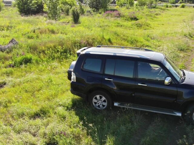 Чорний Міцубісі Паджеро, об'ємом двигуна 3 л та пробігом 153 тис. км за 11000 $, фото 5 на Automoto.ua