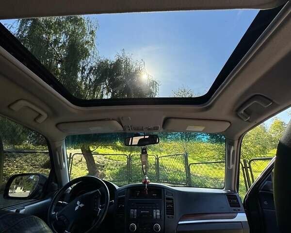 Міцубісі Паджеро 2007 у Городенке на Automoto.ua Чорний Міцубісі Паджеро, об'ємом двигуна 3.2 л та пробігом 226 тис. км за 12000 $, фото 6 на Automoto.ua