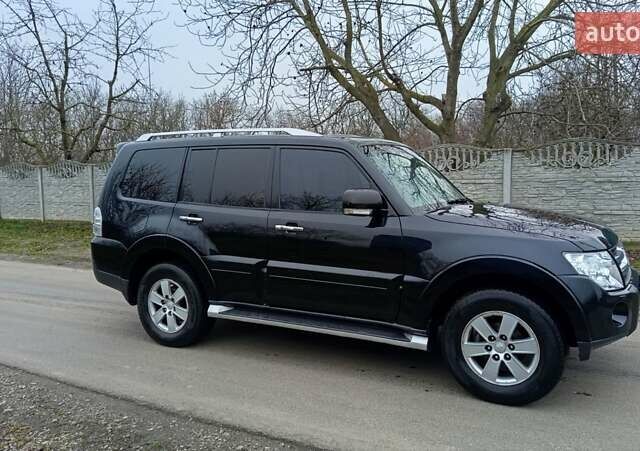 Черный Мицубиси Паджеро, объемом двигателя 3 л и пробегом 193 тыс. км за 11000 $, фото 4 на Automoto.ua
