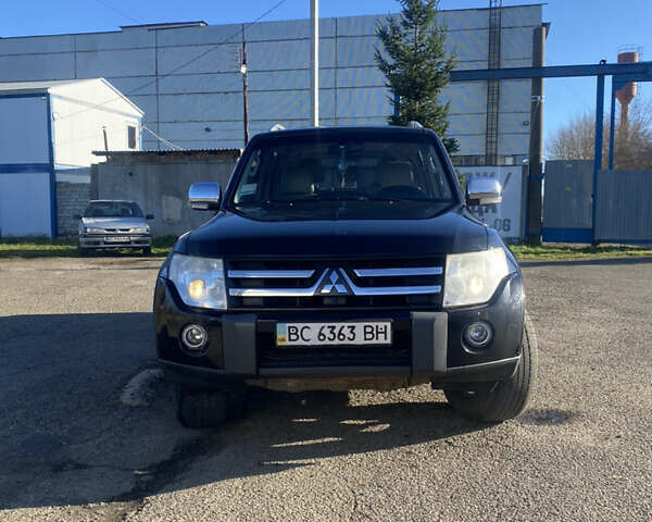 Черный Мицубиси Паджеро, объемом двигателя 3 л и пробегом 326 тыс. км за 9000 $, фото 16 на Automoto.ua