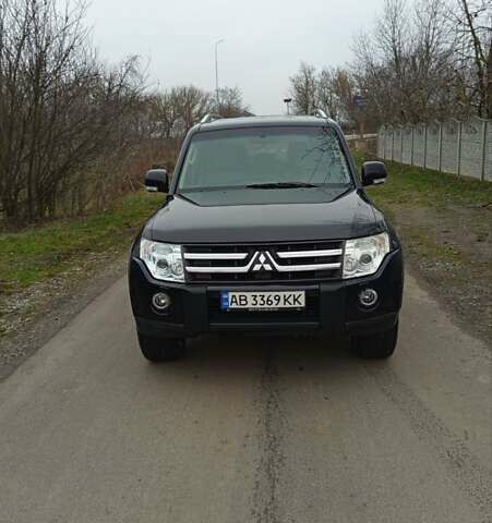 Черный Мицубиси Паджеро, объемом двигателя 3 л и пробегом 193 тыс. км за 11000 $, фото 2 на Automoto.ua
