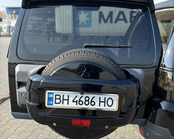 Черный Мицубиси Паджеро, объемом двигателя 2.97 л и пробегом 301 тыс. км за 11000 $, фото 16 на Automoto.ua