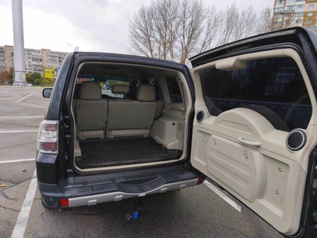 Міцубісі Паджеро 2007 у Києві на Automoto.ua Чорний Міцубісі Паджеро, об'ємом двигуна 3.8 л та пробігом 240 тис. км за 11500 $, фото 6 на Automoto.ua