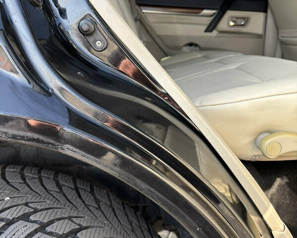 Черный Мицубиси Паджеро, объемом двигателя 2.97 л и пробегом 301 тыс. км за 11000 $, фото 17 на Automoto.ua