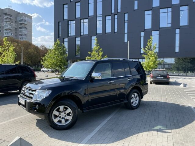 Чорний Міцубісі Паджеро, об'ємом двигуна 3 л та пробігом 215 тис. км за 11300 $, фото 1 на Automoto.ua