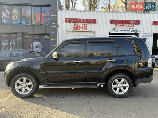 Чорний Міцубісі Паджеро, об'ємом двигуна 3.2 л та пробігом 201 тис. км за 8999 $, фото 5 на Automoto.ua