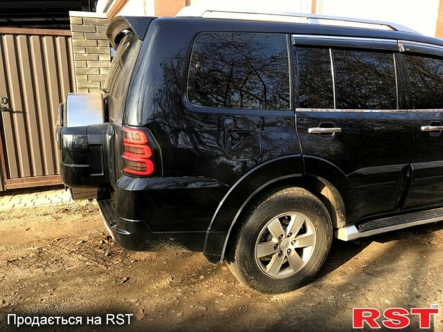 Черный Мицубиси Паджеро, объемом двигателя 3 л и пробегом 364 тыс. км за 12400 $, фото 6 на Automoto.ua