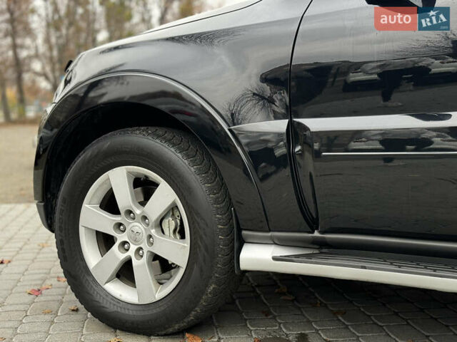 Чорний Міцубісі Паджеро, об'ємом двигуна 3.2 л та пробігом 209 тис. км за 11500 $, фото 10 на Automoto.ua