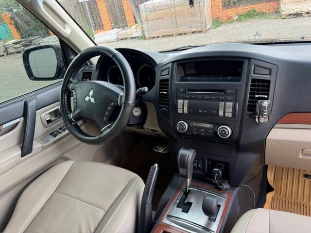 Черный Мицубиси Паджеро, объемом двигателя 3 л и пробегом 47 тыс. км за 17800 $, фото 7 на Automoto.ua