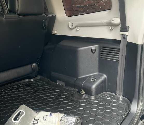 Чорний Міцубісі Паджеро, об'ємом двигуна 3 л та пробігом 260 тис. км за 10800 $, фото 51 на Automoto.ua