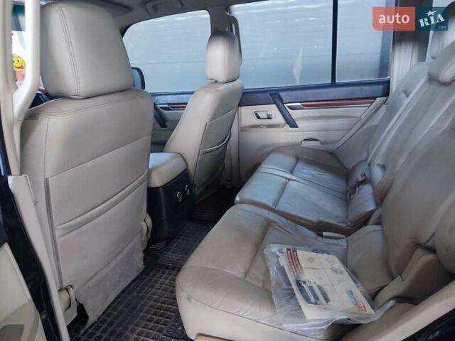 Черный Мицубиси Паджеро, объемом двигателя 3 л и пробегом 320 тыс. км за 6000 $, фото 9 на Automoto.ua