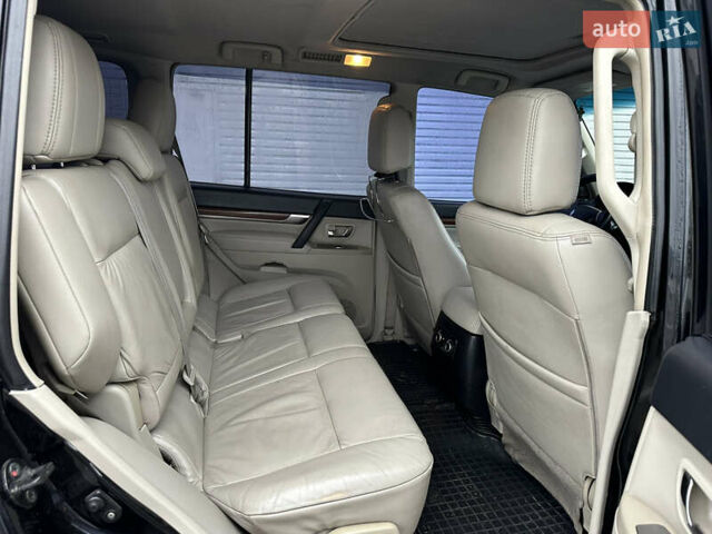 Черный Мицубиси Паджеро, объемом двигателя 3.2 л и пробегом 191 тыс. км за 12900 $, фото 15 на Automoto.ua