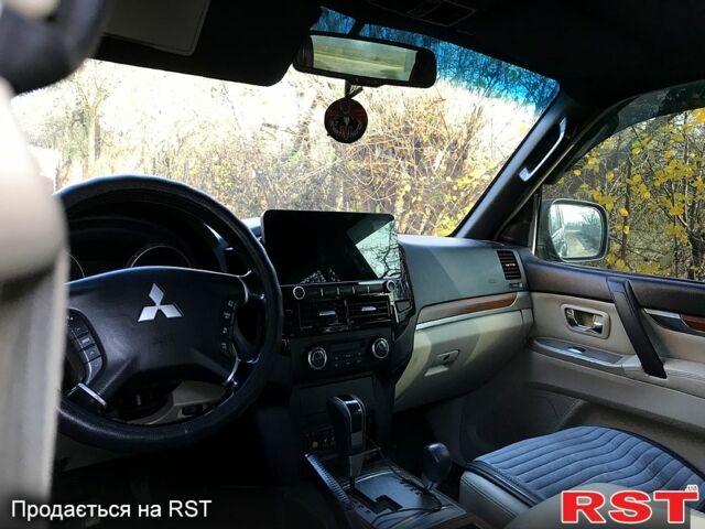 Черный Мицубиси Паджеро, объемом двигателя 3 л и пробегом 364 тыс. км за 12400 $, фото 10 на Automoto.ua