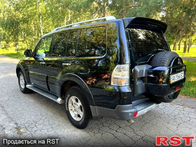 Черный Мицубиси Паджеро, объемом двигателя 3 л и пробегом 250 тыс. км за 10200 $, фото 5 на Automoto.ua