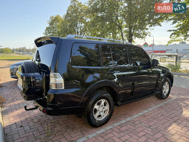Мицубиси Паджеро 2007 в Харькове на Automoto.ua Черный Мицубиси Паджеро, объемом двигателя 2.97 л и пробегом 241 тыс. км за 11500 $, фото 3 на Automoto.ua