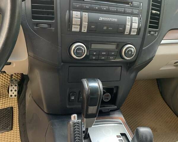 Черный Мицубиси Паджеро, объемом двигателя 2.97 л и пробегом 190 тыс. км за 12500 $, фото 9 на Automoto.ua