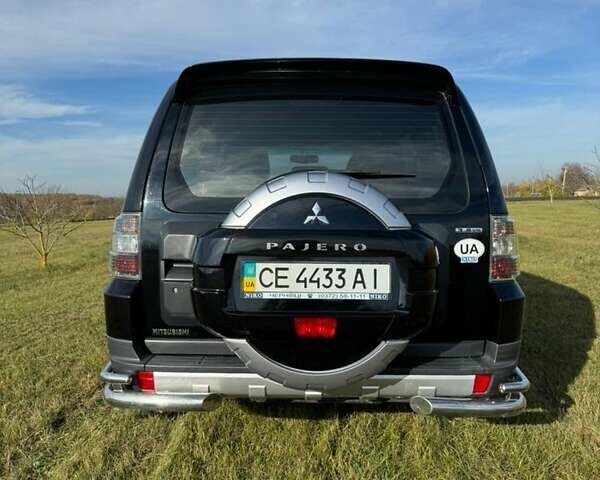 Чорний Міцубісі Паджеро, об'ємом двигуна 3.8 л та пробігом 202 тис. км за 13500 $, фото 4 на Automoto.ua