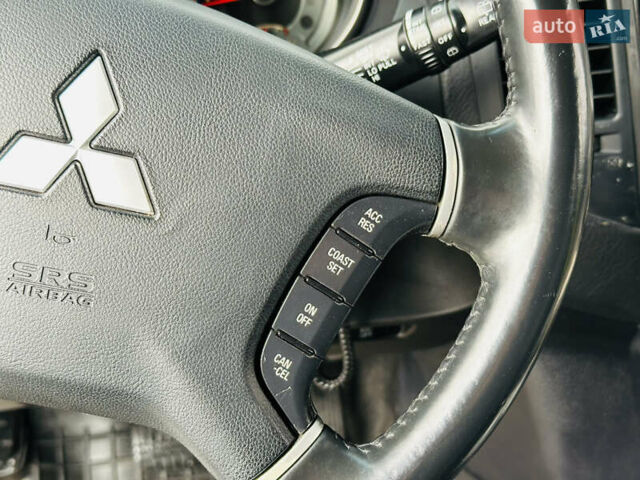 Черный Мицубиси Паджеро, объемом двигателя 2.97 л и пробегом 241 тыс. км за 11900 $, фото 28 на Automoto.ua