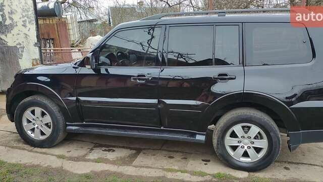 Черный Мицубиси Паджеро, объемом двигателя 3 л и пробегом 262 тыс. км за 10999 $, фото 6 на Automoto.ua
