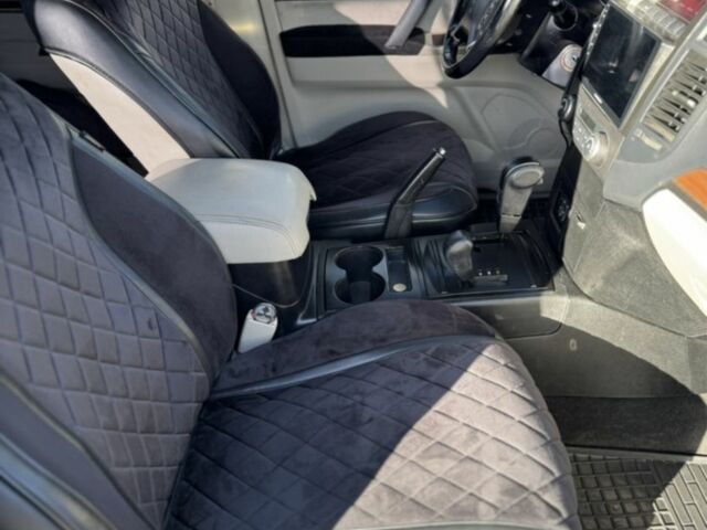 Черный Мицубиси Паджеро, объемом двигателя 3 л и пробегом 241 тыс. км за 12500 $, фото 7 на Automoto.ua