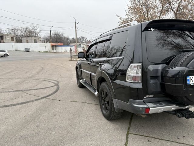 Чорний Міцубісі Паджеро, об'ємом двигуна 3 л та пробігом 192 тис. км за 10500 $, фото 4 на Automoto.ua