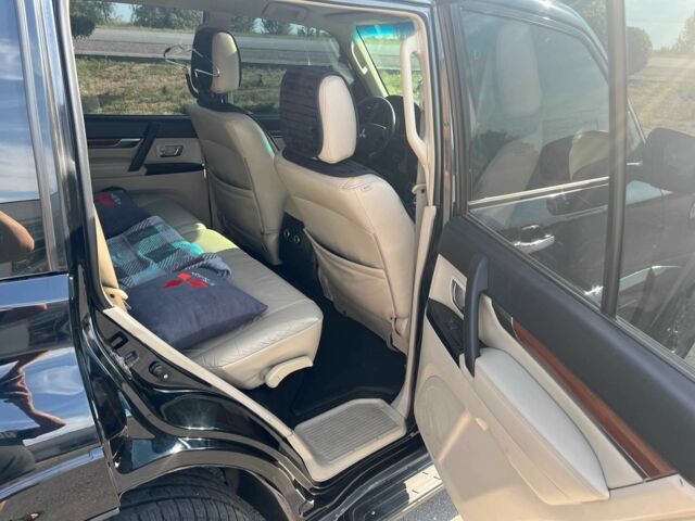 Чорний Міцубісі Паджеро, об'ємом двигуна 3 л та пробігом 219 тис. км за 11500 $, фото 10 на Automoto.ua