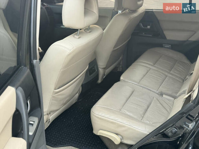 Чорний Міцубісі Паджеро, об'ємом двигуна 3.8 л та пробігом 260 тис. км за 10500 $, фото 20 на Automoto.ua