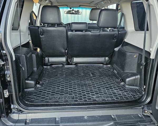 Чорний Міцубісі Паджеро, об'ємом двигуна 3 л та пробігом 210 тис. км за 11000 $, фото 2 на Automoto.ua