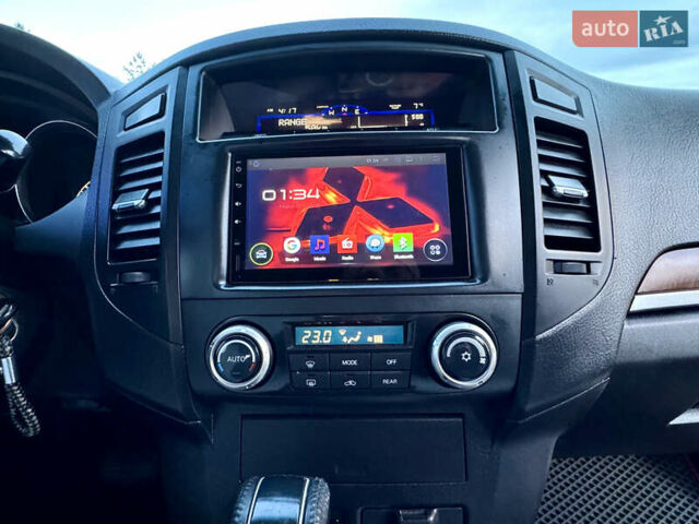 Черный Мицубиси Паджеро, объемом двигателя 3 л и пробегом 275 тыс. км за 9050 $, фото 43 на Automoto.ua