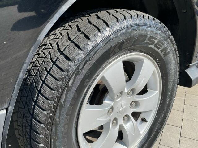 Чорний Міцубісі Паджеро, об'ємом двигуна 3 л та пробігом 215 тис. км за 11300 $, фото 16 на Automoto.ua