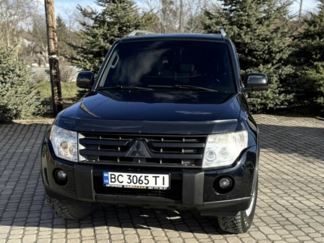 Черный Мицубиси Паджеро, объемом двигателя 3 л и пробегом 241 тыс. км за 12500 $, фото 3 на Automoto.ua