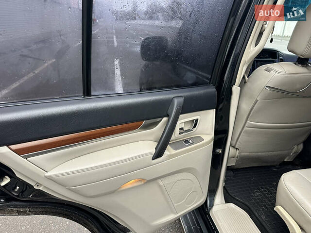 Черный Мицубиси Паджеро, объемом двигателя 3.2 л и пробегом 191 тыс. км за 12900 $, фото 14 на Automoto.ua