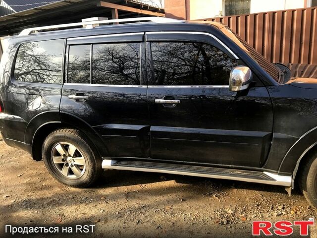 Черный Мицубиси Паджеро, объемом двигателя 3 л и пробегом 364 тыс. км за 12400 $, фото 5 на Automoto.ua