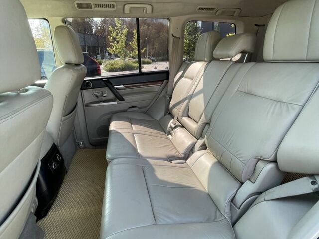 Чорний Міцубісі Паджеро, об'ємом двигуна 3 л та пробігом 215 тис. км за 11300 $, фото 13 на Automoto.ua