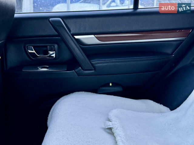 Черный Мицубиси Паджеро, объемом двигателя 3 л и пробегом 275 тыс. км за 9050 $, фото 33 на Automoto.ua