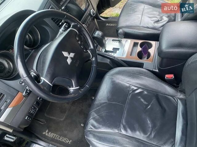 Черный Мицубиси Паджеро, объемом двигателя 2.97 л и пробегом 122 тыс. км за 12500 $, фото 7 на Automoto.ua